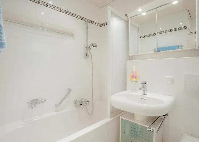 Tirol Mit Hallenbad Und Sauna By Monicare