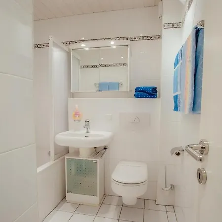 Tirol Mit Hallenbad Und Sauna By Monicare Seefeld w Tirolu