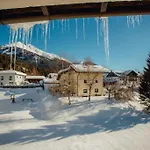 Tirol Mit Hallenbad Und Sauna By Monicare דירה